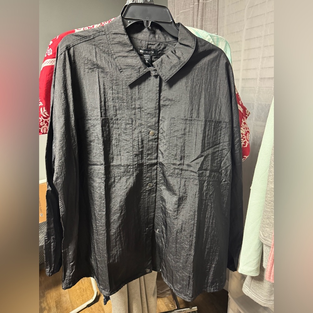 Athleta Lunar Sheen Shirt on Black Size XL Retail $129 - Picture 3 of 4